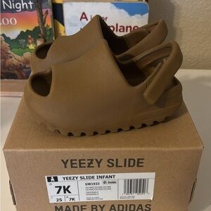 Adidas Yeezy Slide Infant in Tan